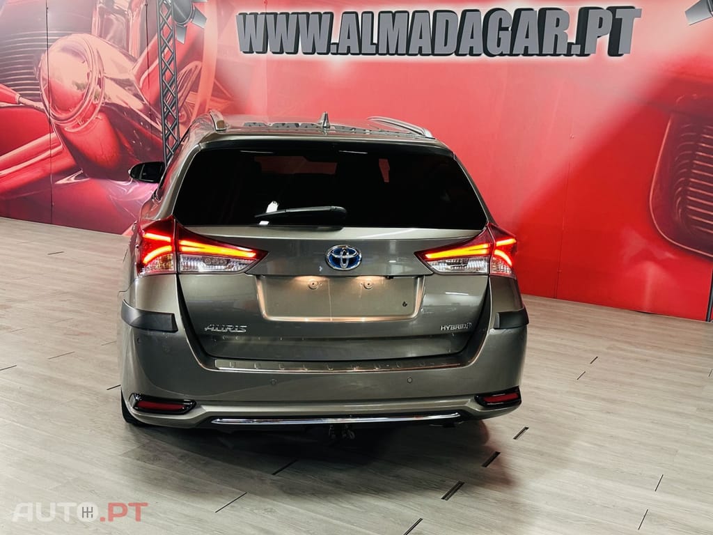 Toyota Auris Touring Sports 1.8 HSD Comfort +P.Sport+Navi