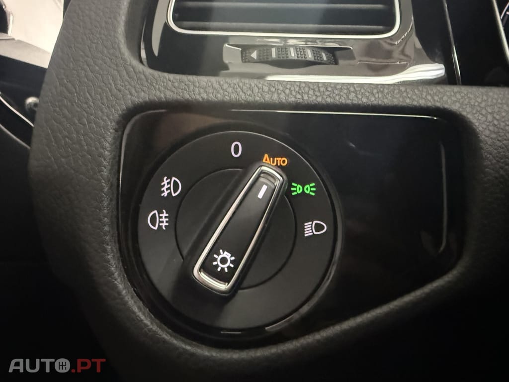 Volkswagen Golf 2.0 TDi GTD — fotografia 17