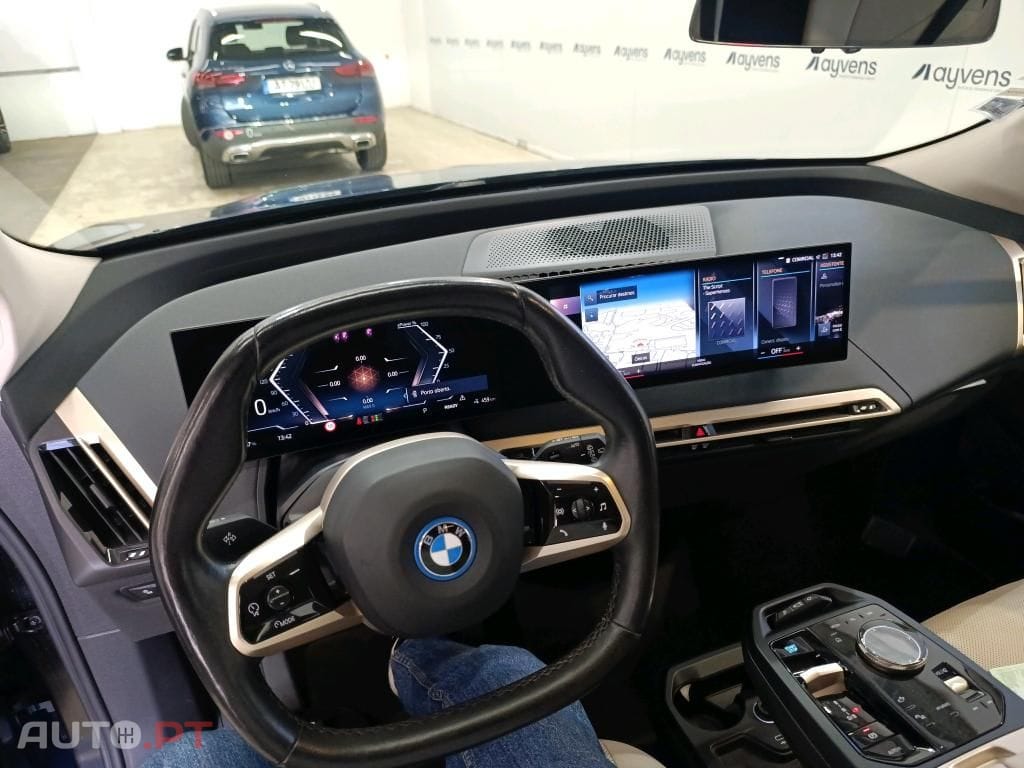 BMW iX xDrive 40