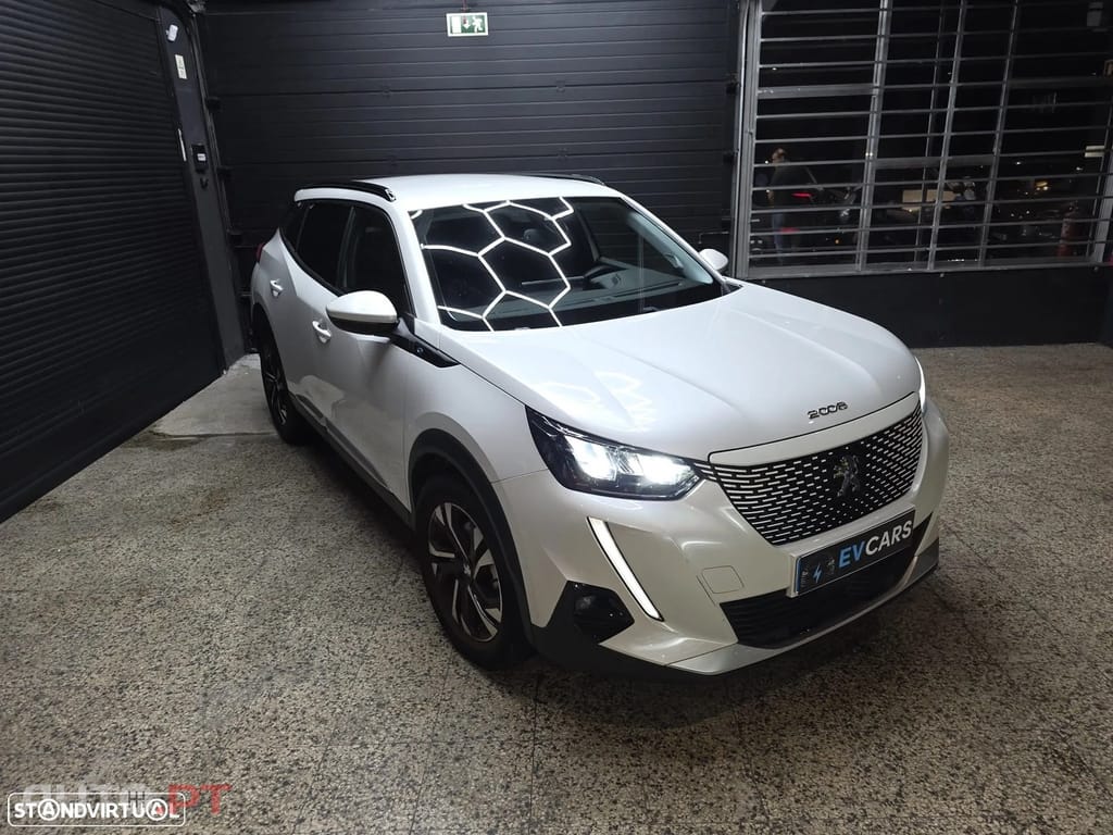 Peugeot E-2008 50 kWh Allure Pack