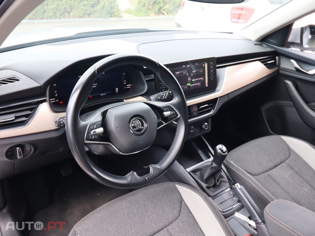Skoda Kamiq 1.0 TSI Selection — fotografia 8
