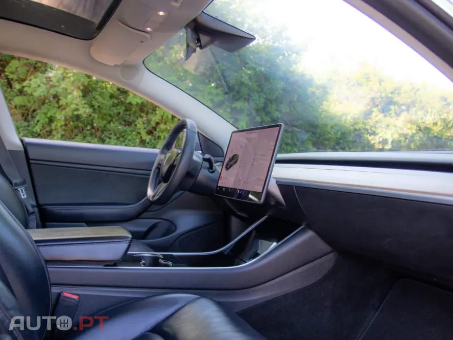 Tesla Model 3 Standard Range Plus RWD