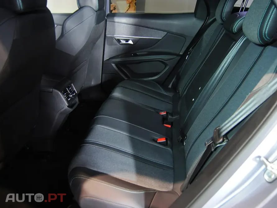 Peugeot 3008 1.5 BlueHDi Allure Pack EAT8