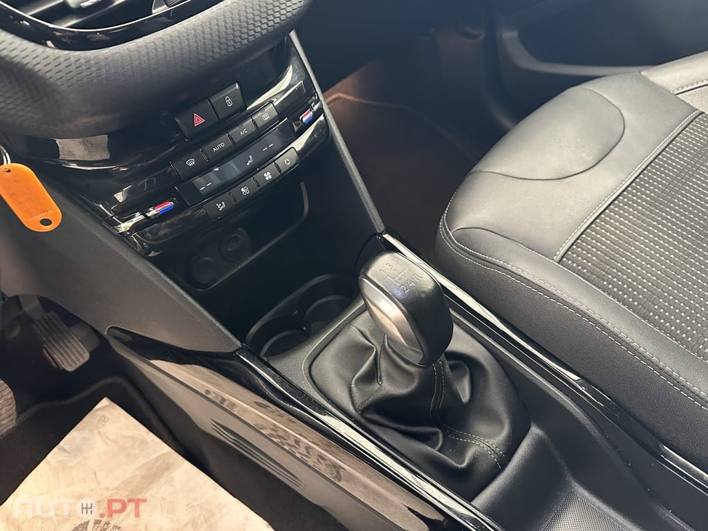 Peugeot 2008 1.2 PureTech Allure