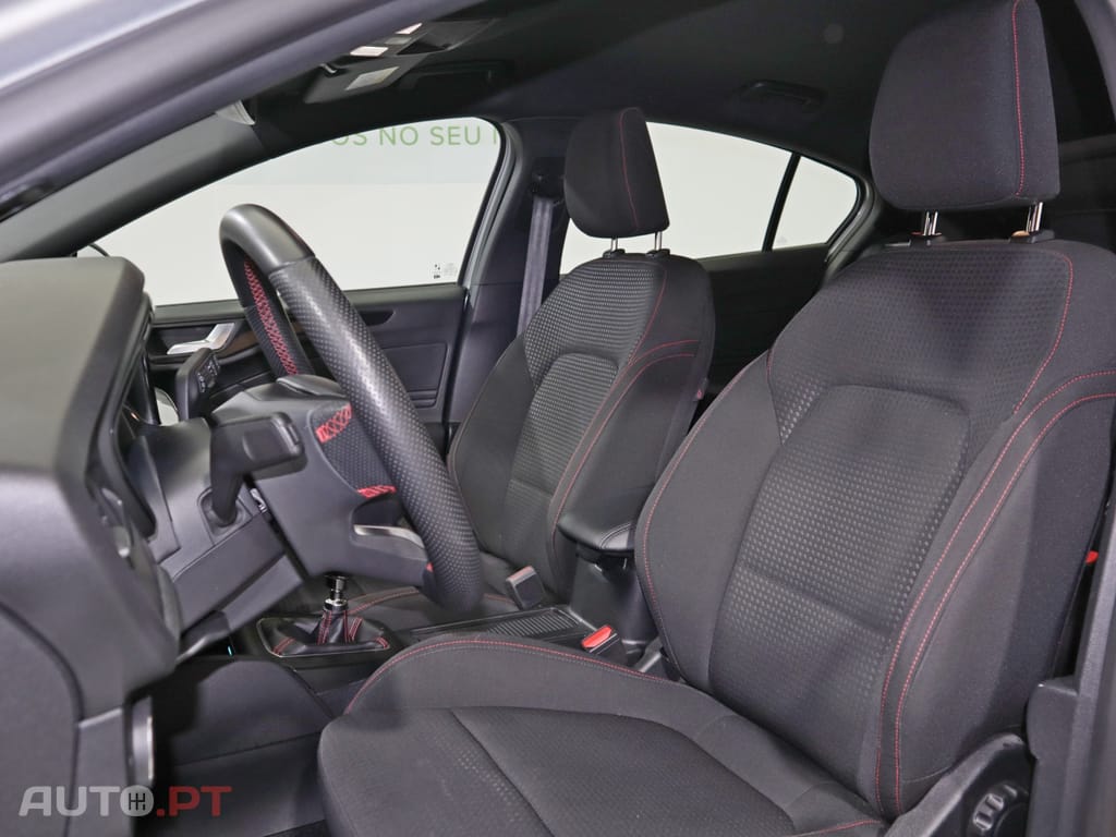 Ford Focus 1.0 EcoBoost MHEV ST-Line