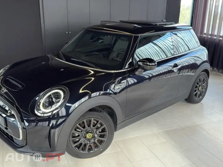 MINI Cooper Cooper SE Camden Edition