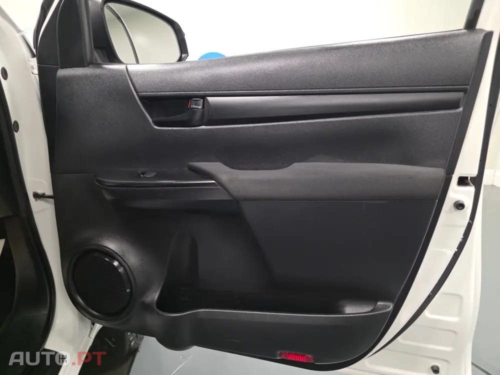 Toyota Hilux 2.4 D-4D 4WD CD CH