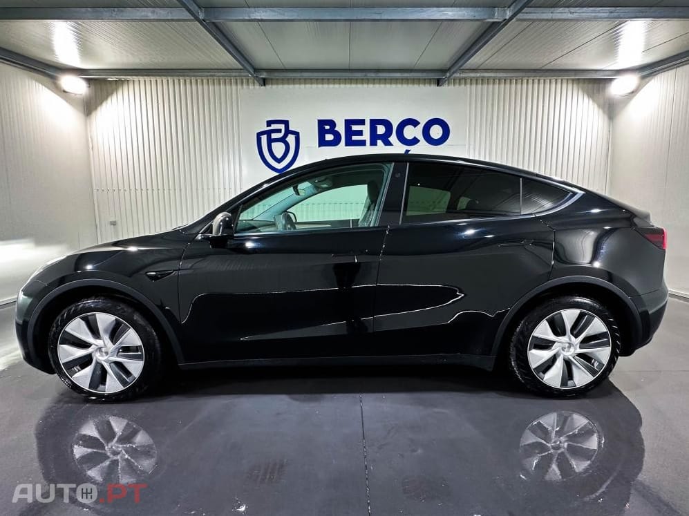 Tesla Model Y Long Range Dual Motor AWD