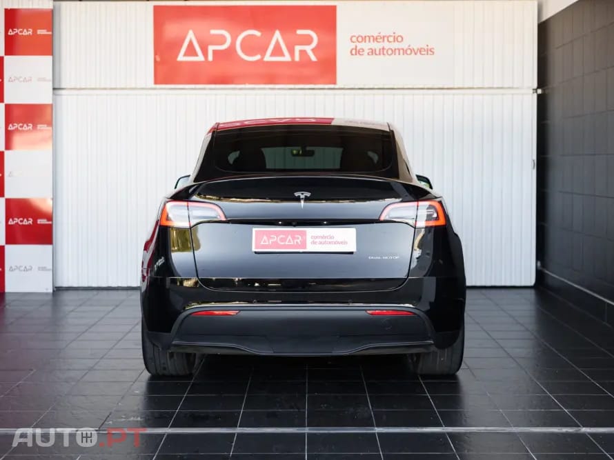 Tesla Model Y Long Range Dual Motor AWD