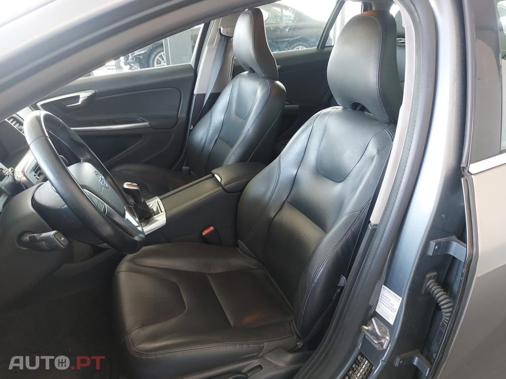 Volvo V60 2.0 D2 Momentum
