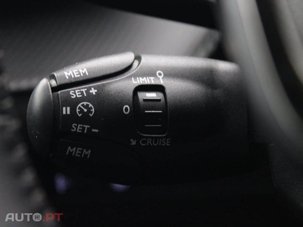 Peugeot E-2008 ALLURE PACK