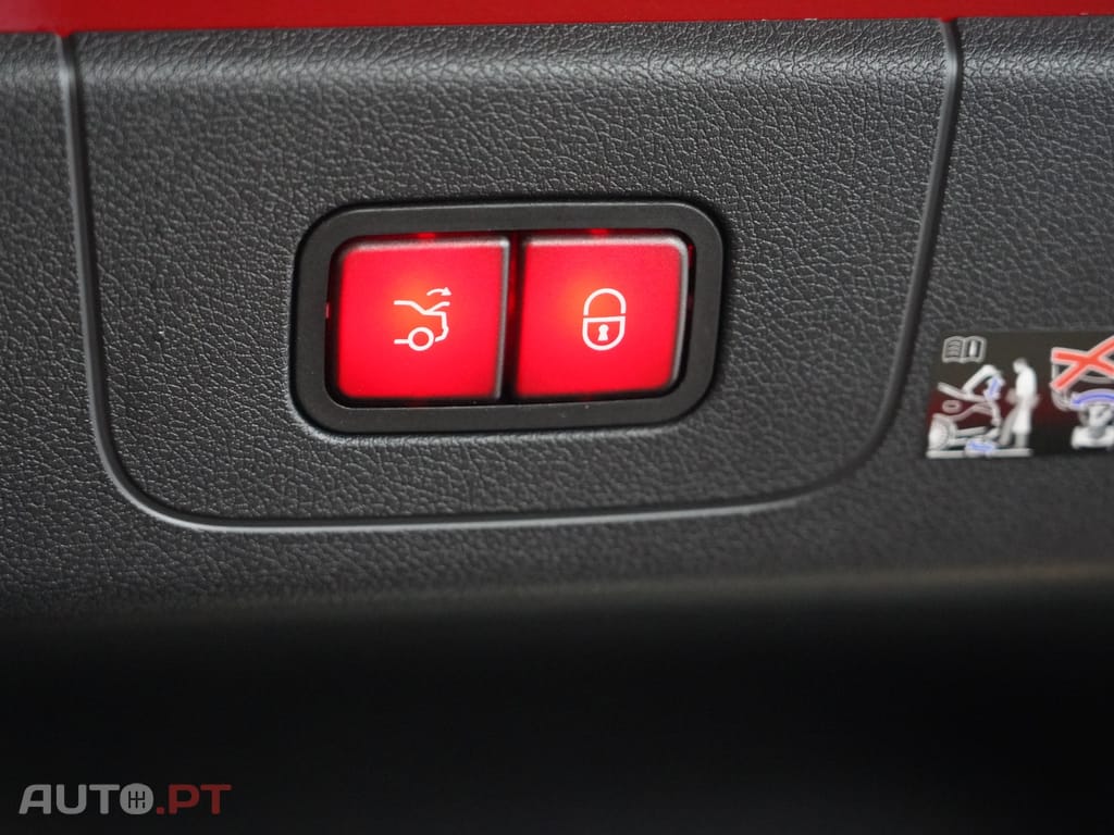 Mercedes-Benz CLA 250 com tecnologia EQ