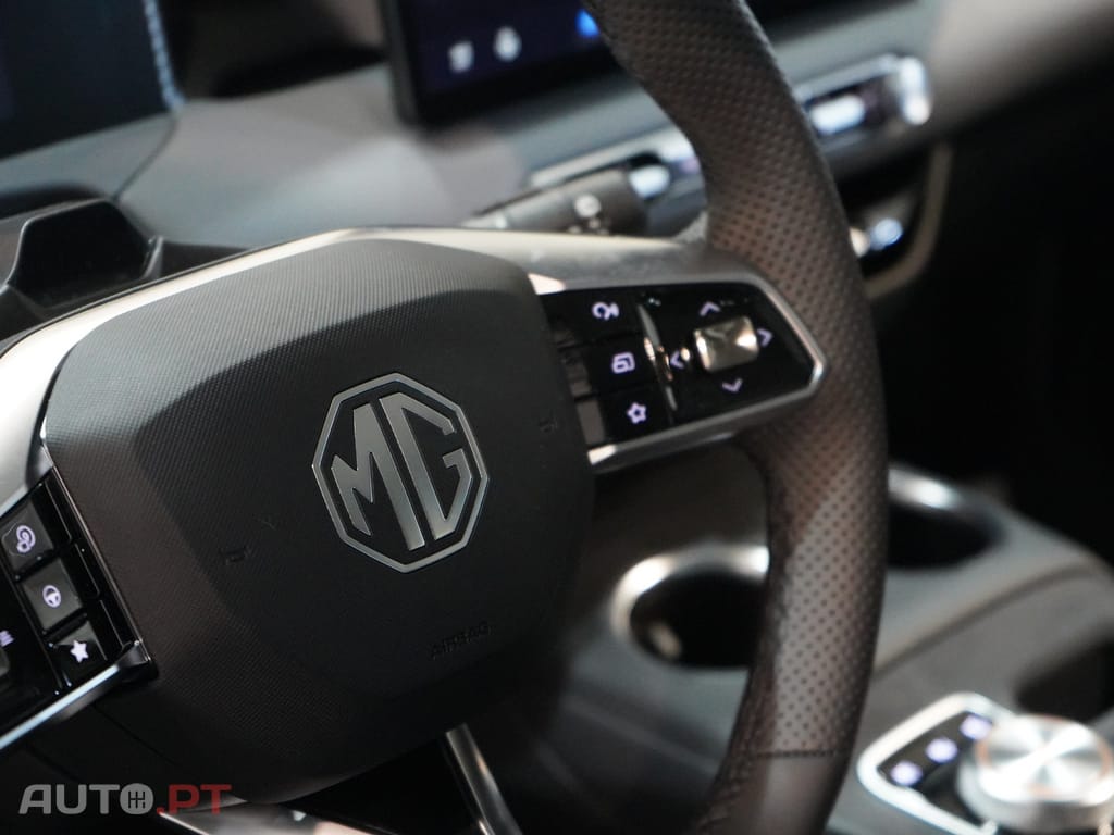 MG MG4 64 kWh Luxury