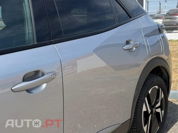 Peugeot 2008 PureTech 130 EAT8 GT