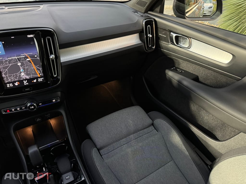 Volvo XC40 1.5 T4 PHEV Plus Dark