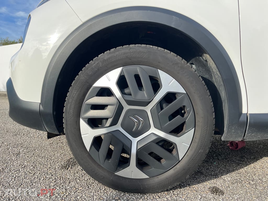 Citroen C4 PureTech 130 Stop&Start EAT8 SHINE