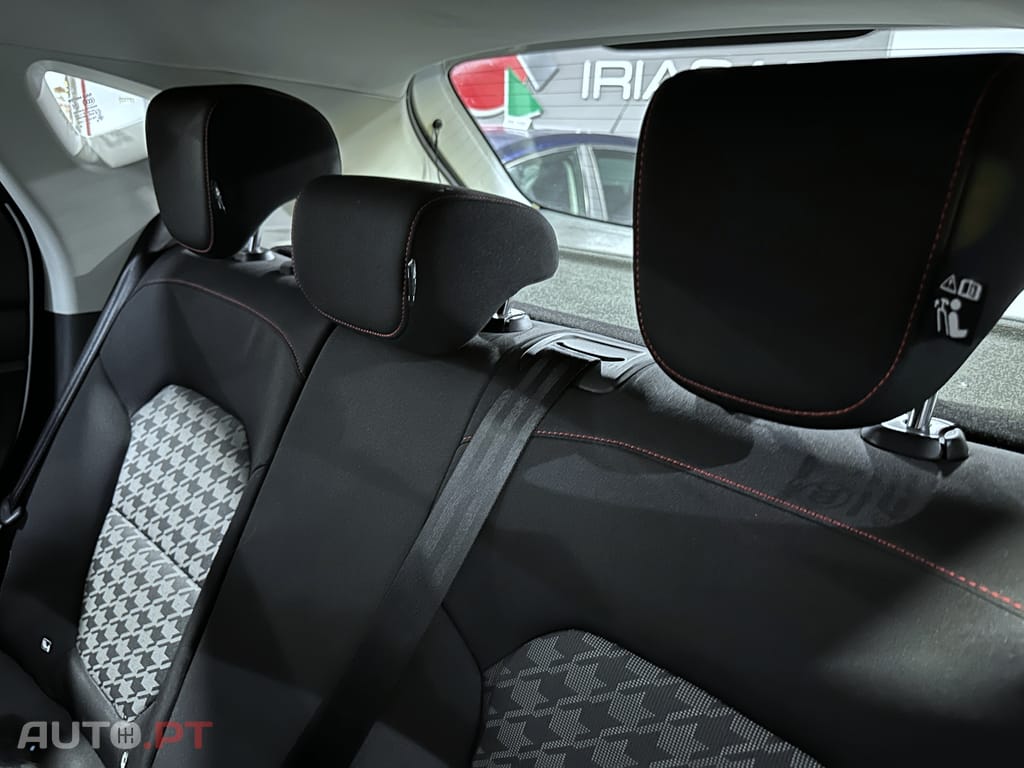 MG ZS Standard Luxury