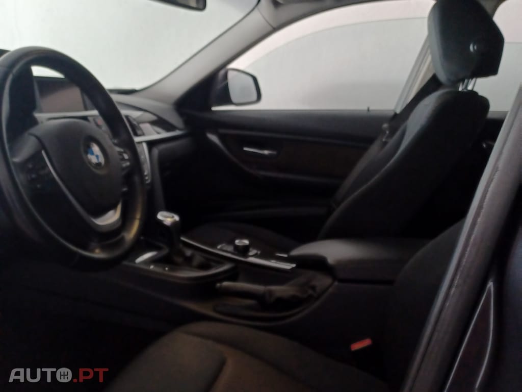 BMW 320 Touring d Luxury 184cv