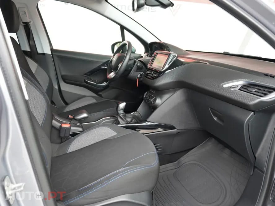 Peugeot 2008 1.5 BlueHDi Allure