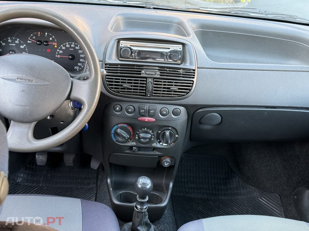 Fiat Punto 1.2 ELX — fotografia 11