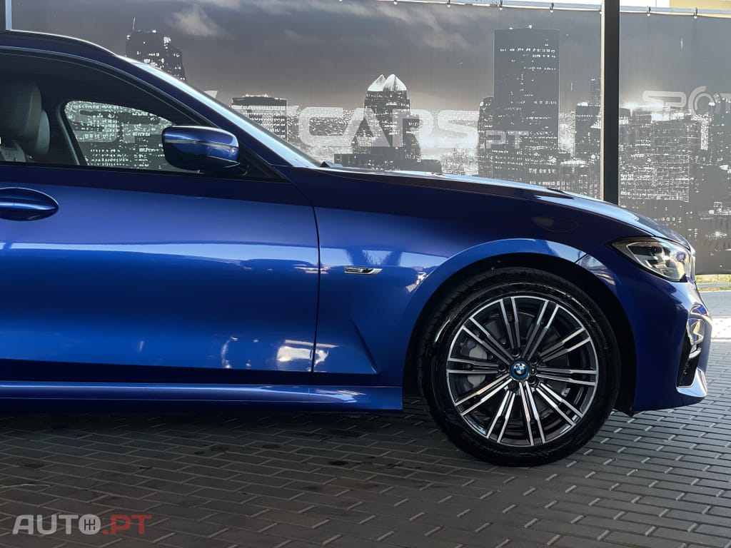 BMW 330 e Touring Pack M Auto