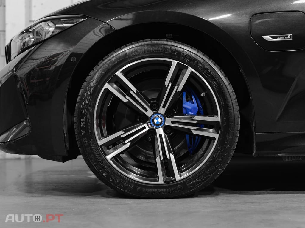 BMW 330 e Touring Pack M Auto