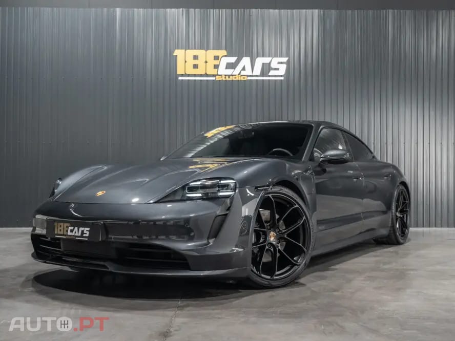 Porsche Taycan 4