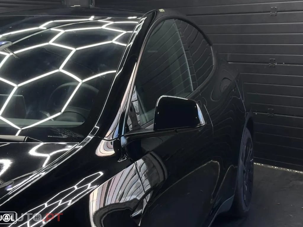 Tesla Model Y Long Range Dual Motor AWD
