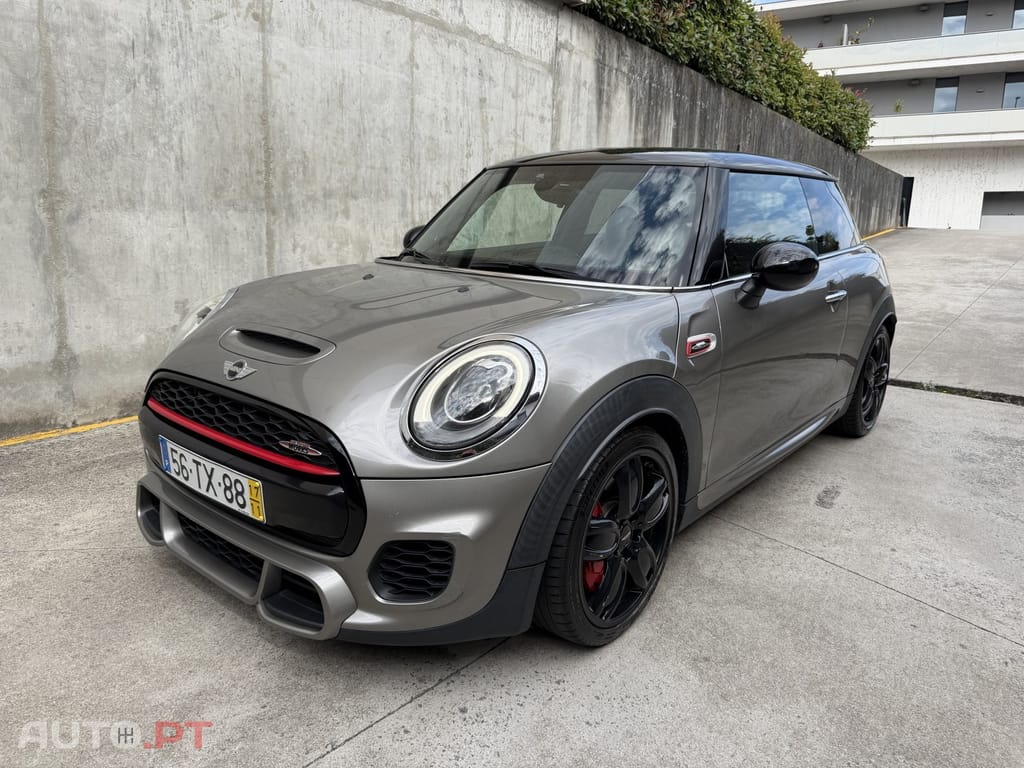 MINI Cooper John Cooper Works Auto Desportiva