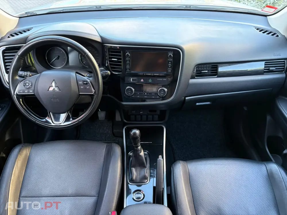 Mitsubishi Outlander 2.2 DI-D Instyle Navi