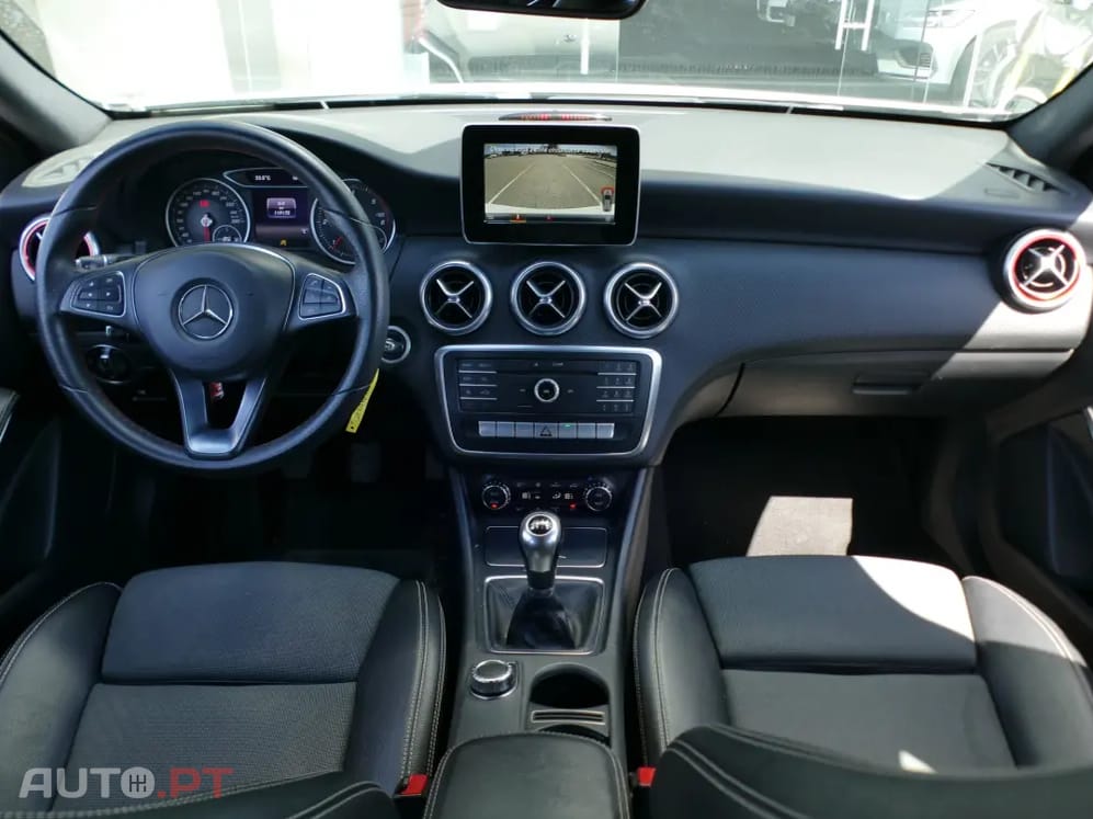 Mercedes-Benz A 180 d AMG Line