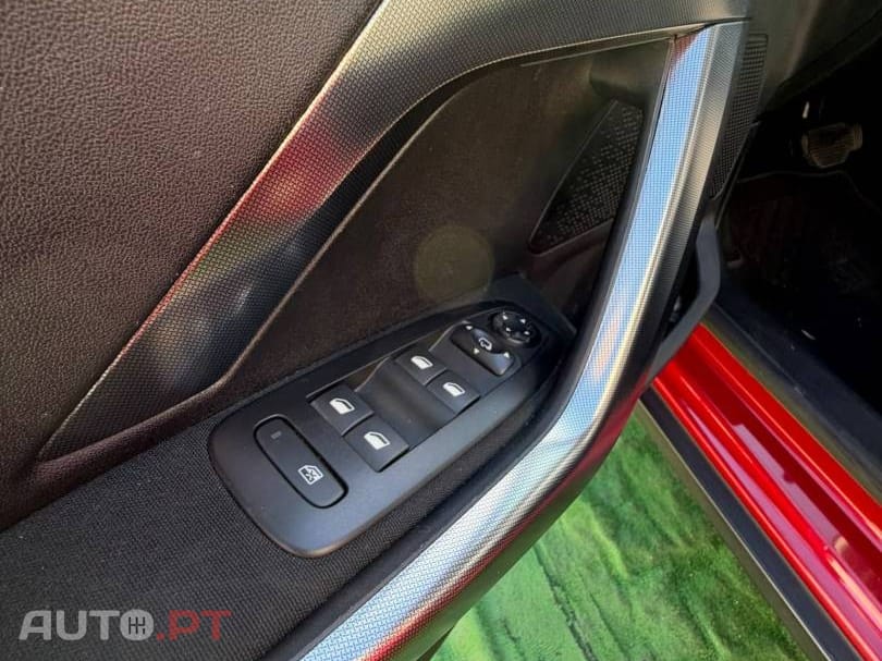 Peugeot 2008 1.2 PureTech Allure EAT6