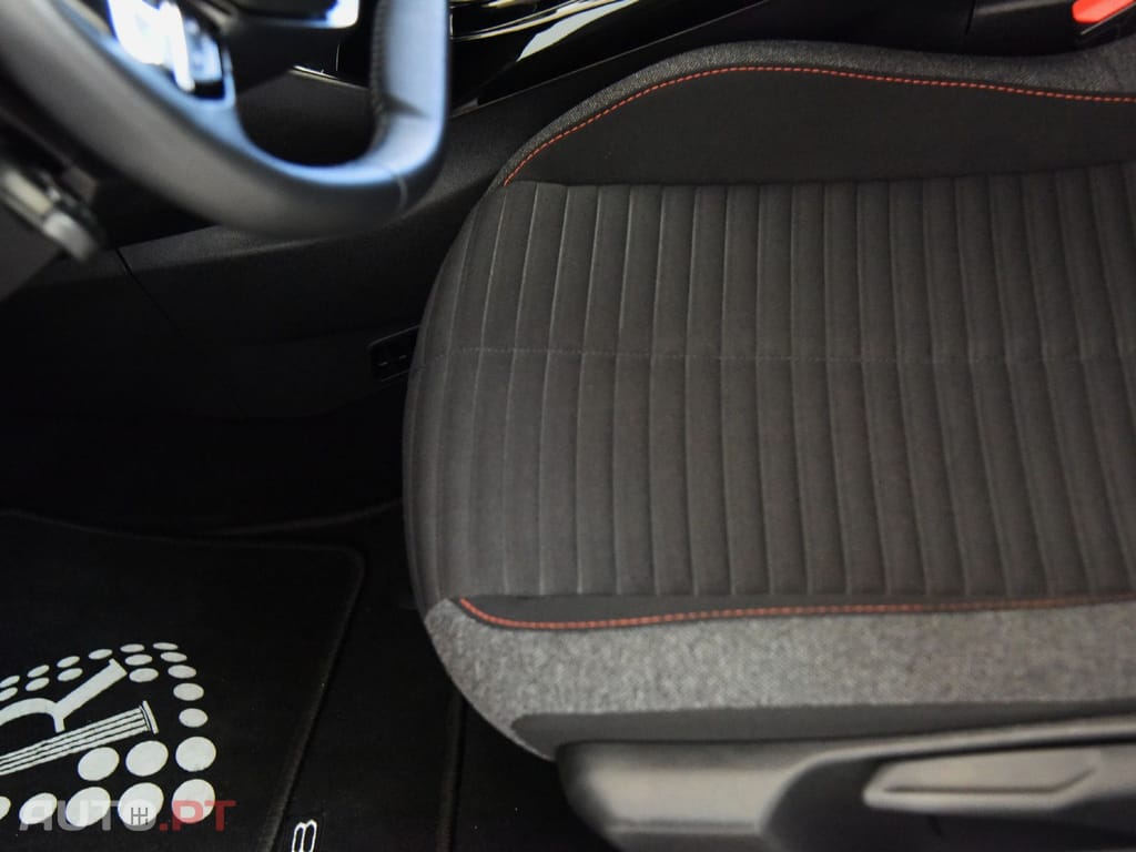 Peugeot E-208 ACTIVE PACK