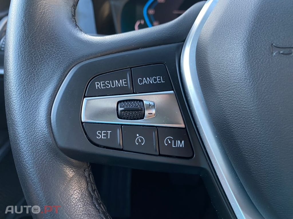 BMW 330 e Line Sport Auto