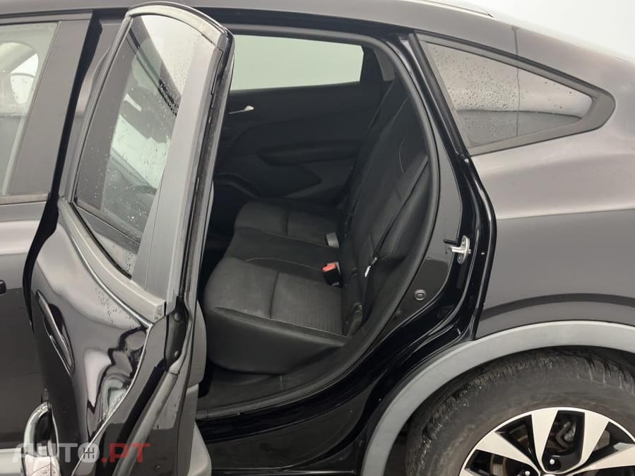 Renault Arkana 1.6 E-Tech Business