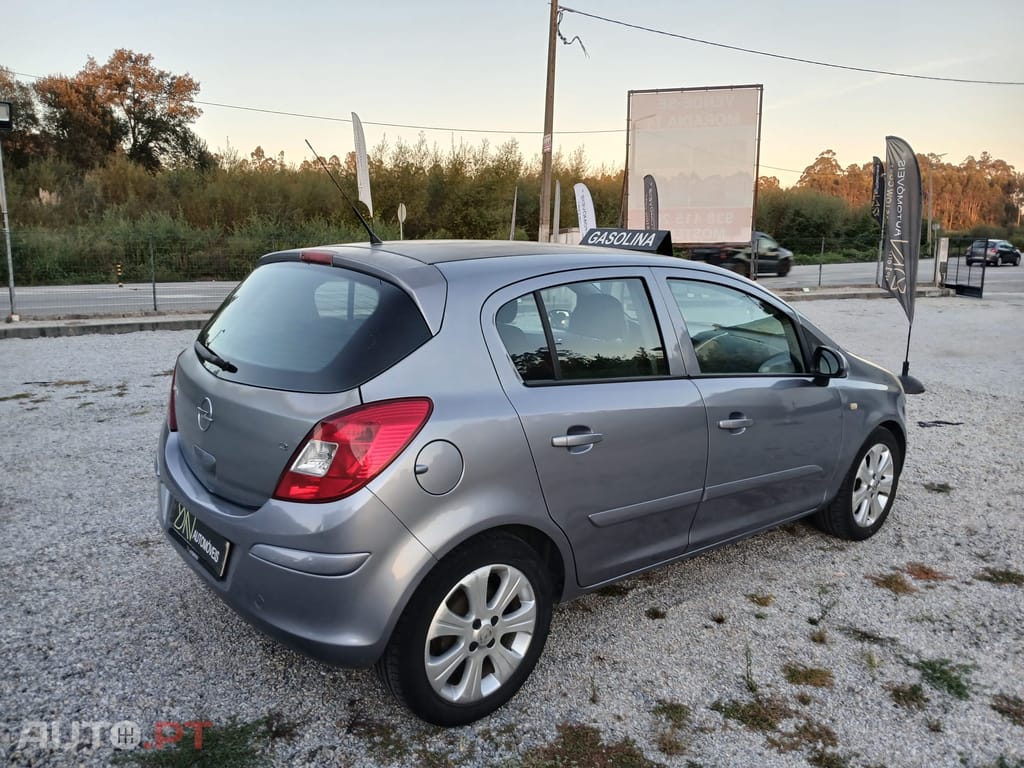 Opel Corsa 1.2 Enjoy
