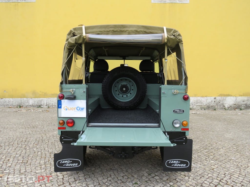 Land Rover Defender TD4 PUMA HERITAGE