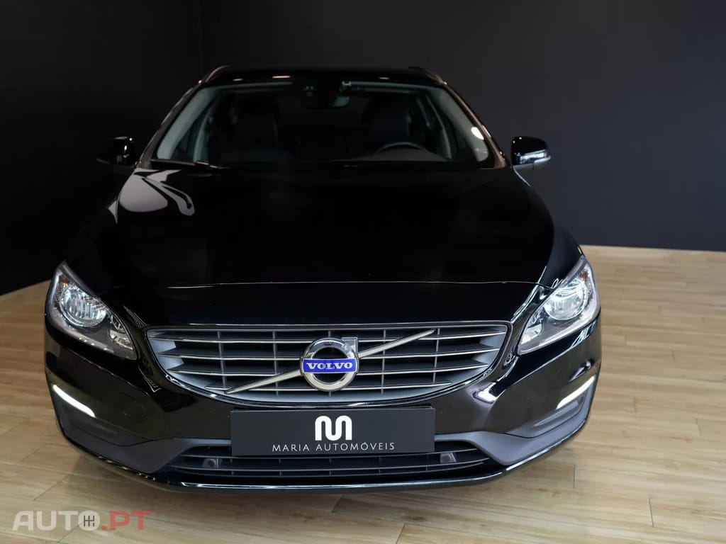 Volvo V60 2.4 D6 Momentum AWD Phev