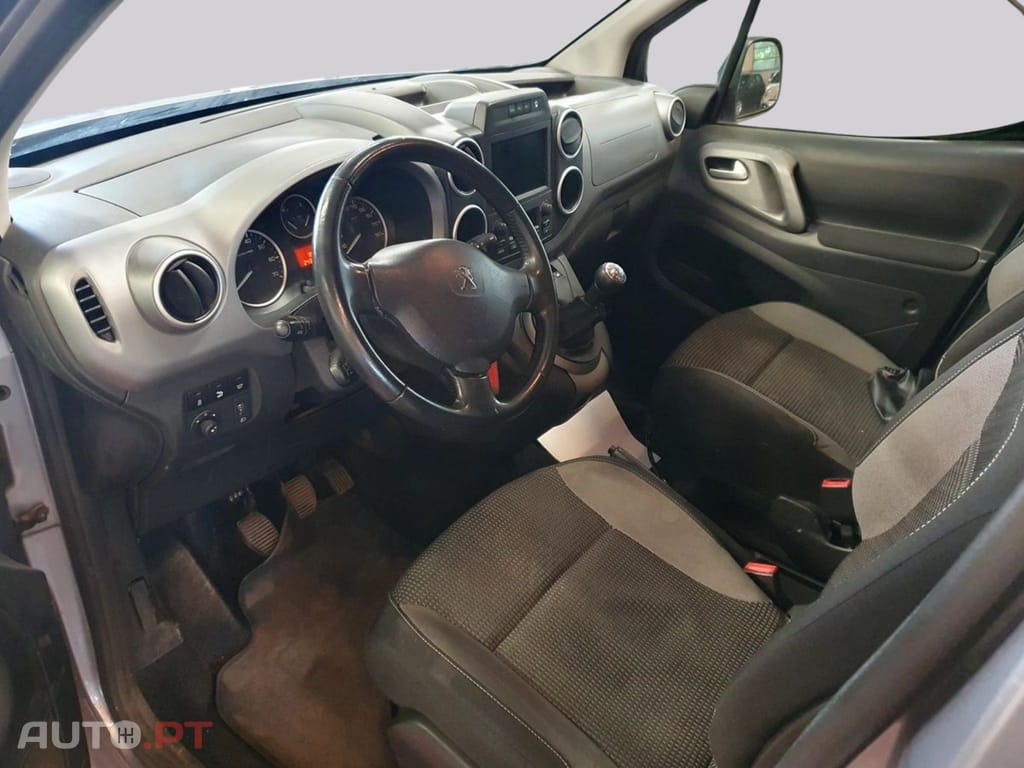 Peugeot Partner 1.2 PureTech Outdoor — fotografia 4
