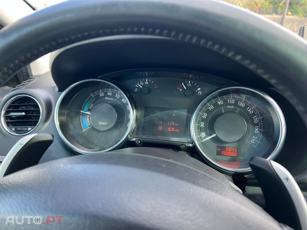 Peugeot 3008 2.0 HDi Hybrid4 Limited Edition