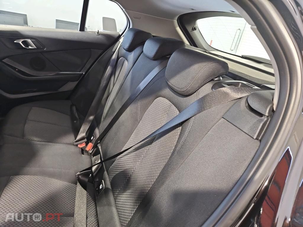 BMW 116 d Advantage — fotografia 8