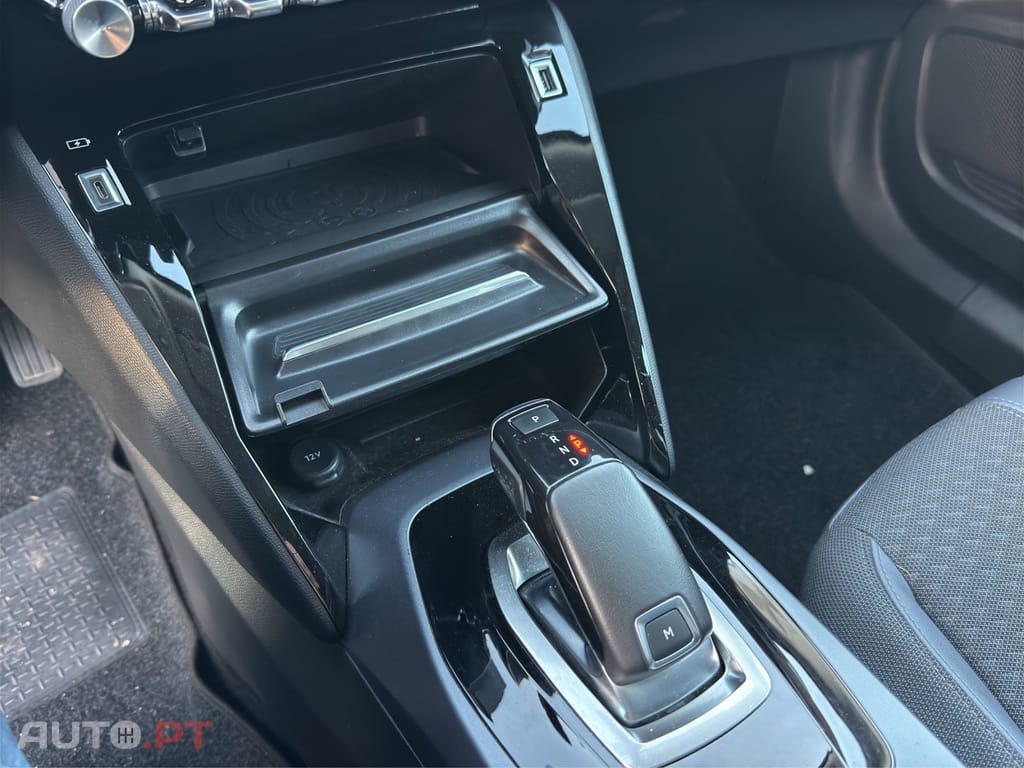 Peugeot 2008 1.5 BlueHDi Allure EAT8