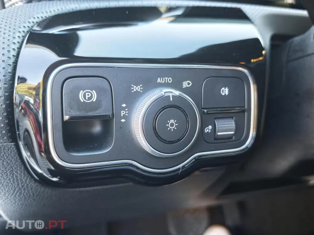 Mercedes-Benz A 250 e 8G-DCT Progressive Advanced