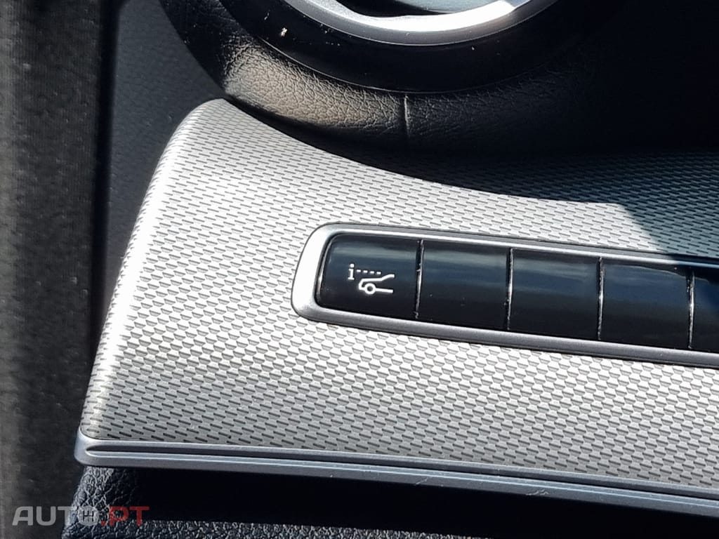 Mercedes-Benz E 220 d AMG