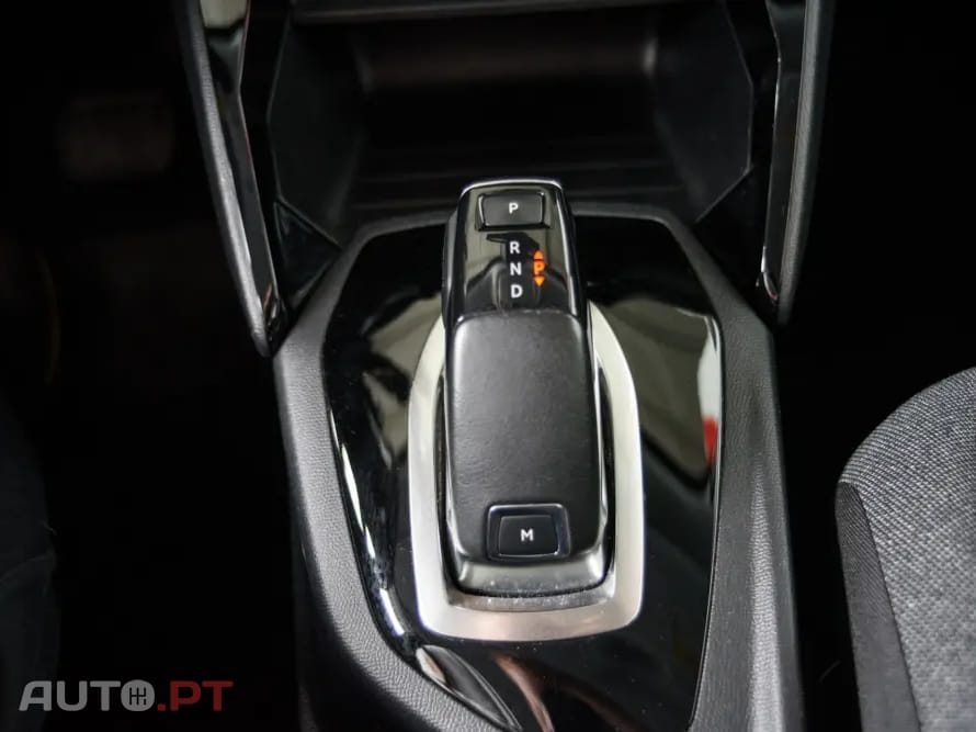 Peugeot 2008 PureTech 130 EAT8 Allure