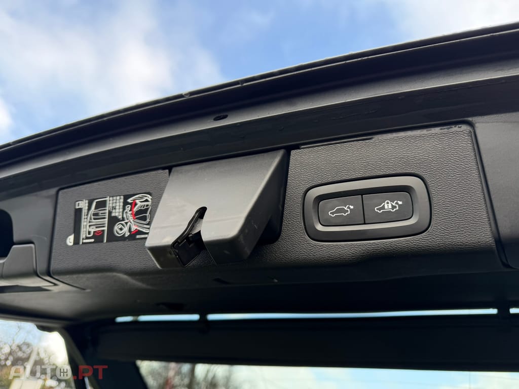 Volvo XC60 2.0 T6 PHEV Inscription Expression AWD