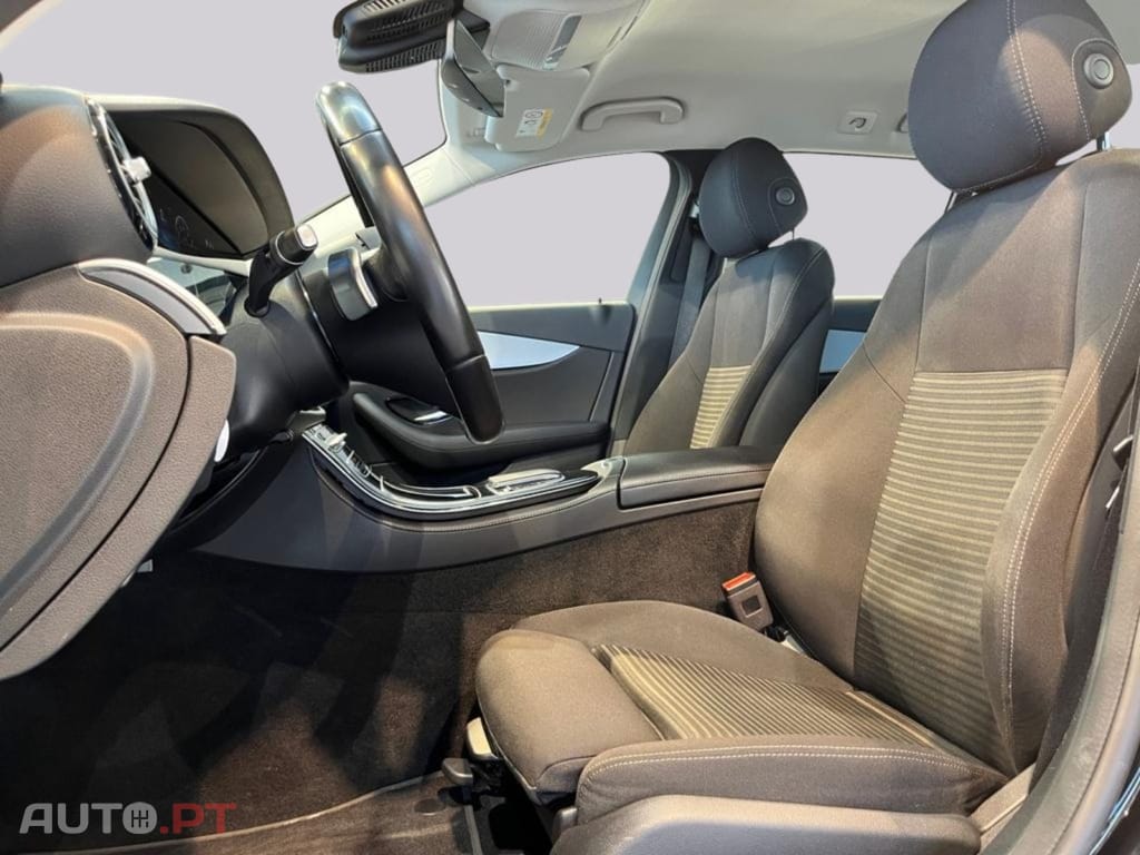 Mercedes-Benz E 300 e T Avantgarde I.V.A DEDUTÍVEL 