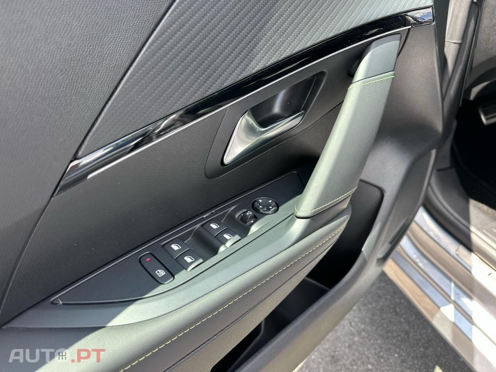 Peugeot E-208 50 kWh GT Pack