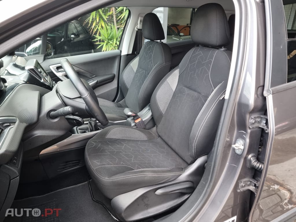 Peugeot 2008 1.6 BlueHDi Style