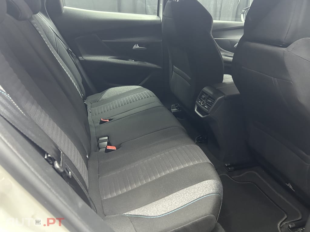 Peugeot 3008 1.2 PureTech Allure EAT8